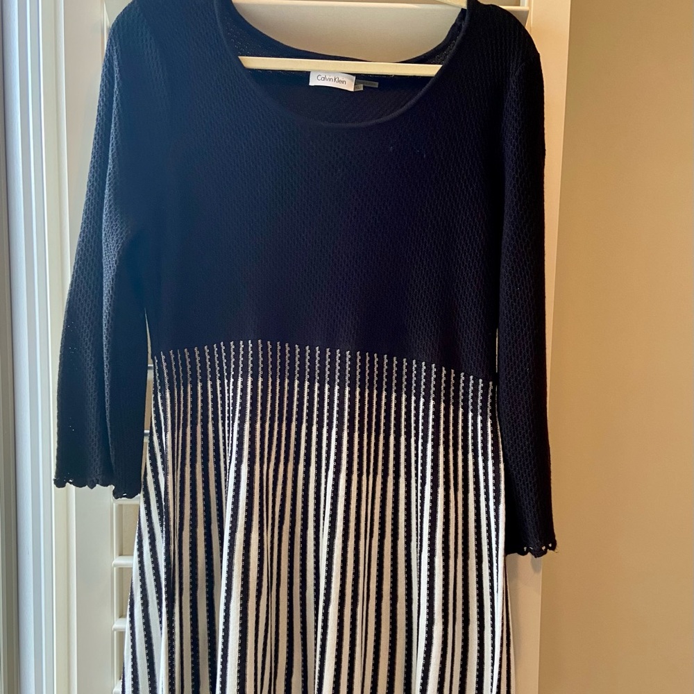 CALVIN KLEIN dress XL (14) blk/white knit pull over. Long sleeve. Worn once